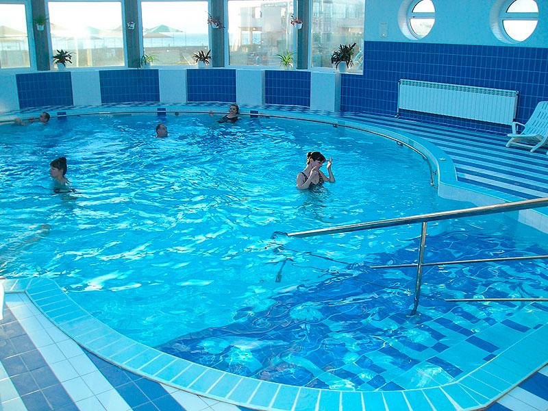 Крытый бассейн в санатории «Юрмино» в Саки