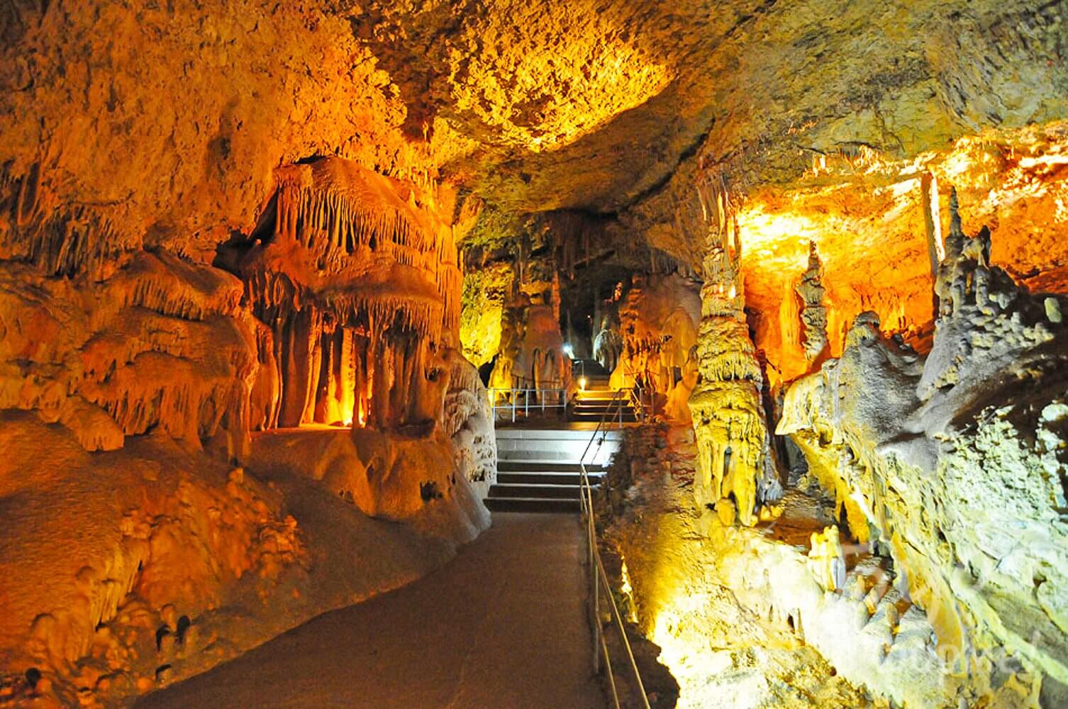 Достопримечательности Алушты: Мраморное пещера